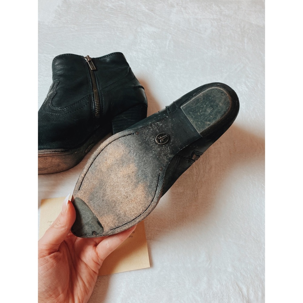 Frye Reina Western Bootie Women’s Size 8.5 in Black with Pointed Toe - Picture 2 of 8